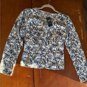 NWT Abercrombie & Fitch Blue and White Floral Blouse